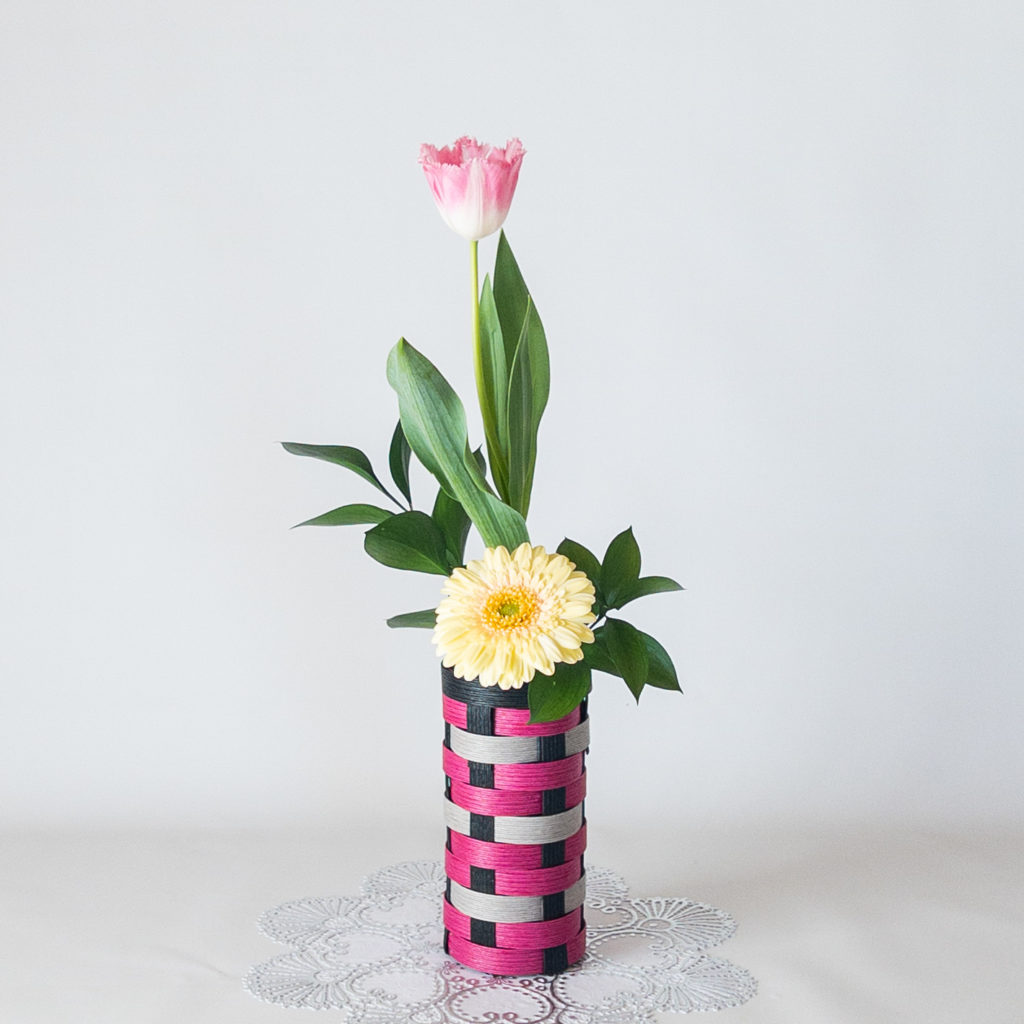 クラフトバンドのお花入れ